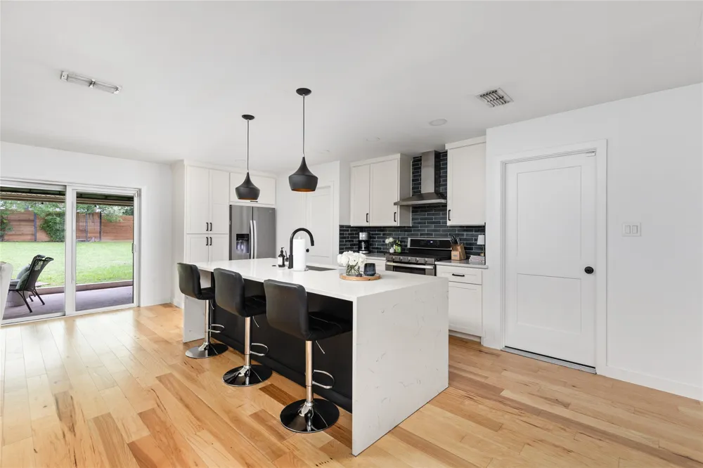 8704 Clarewood Drive Austin, TX 78758