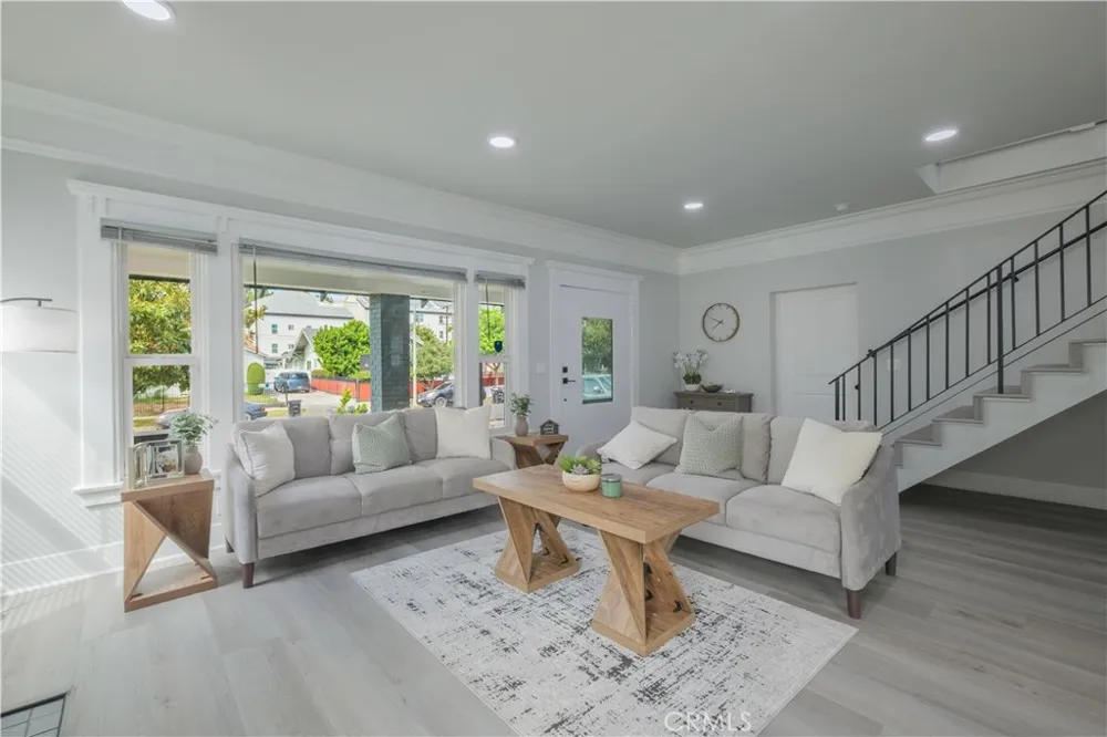 1758 W 41st Los Angeles, CA 90062