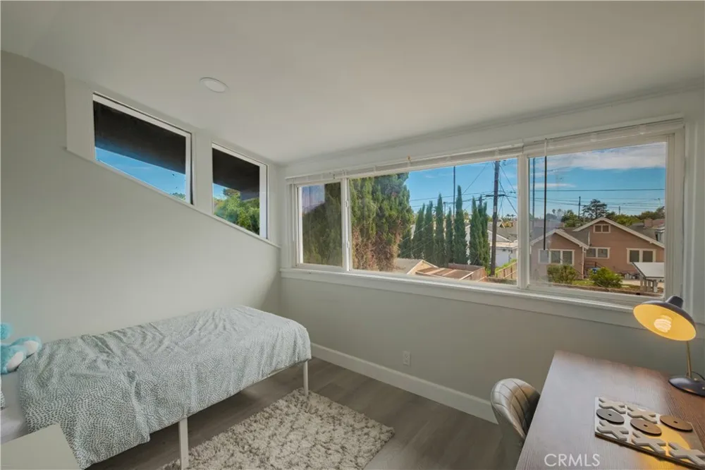 1758 W 41st Los Angeles, CA 90062