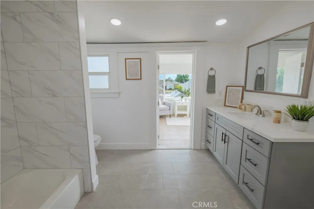 1758 W 41st Los Angeles, CA 90062