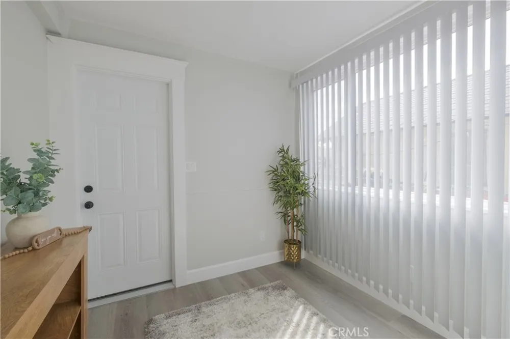 1758 W 41st Los Angeles, CA 90062