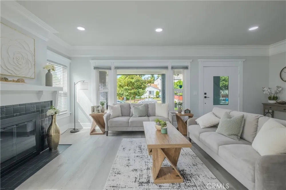 1758 W 41st Los Angeles, CA 90062
