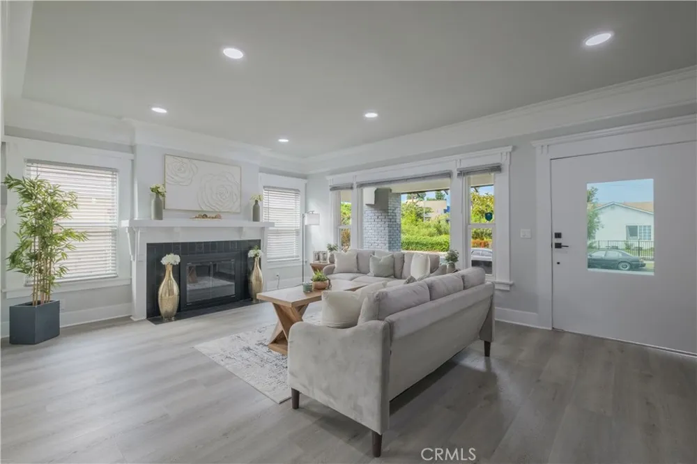 1758 W 41st Los Angeles, CA 90062
