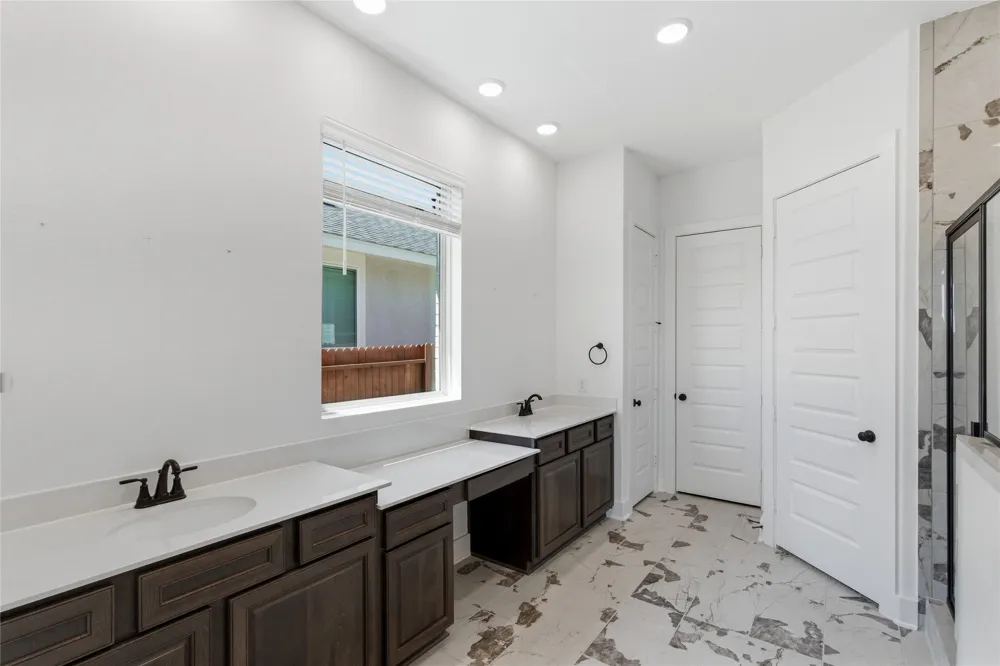 4758 Regents Place Round Rock, TX 78665