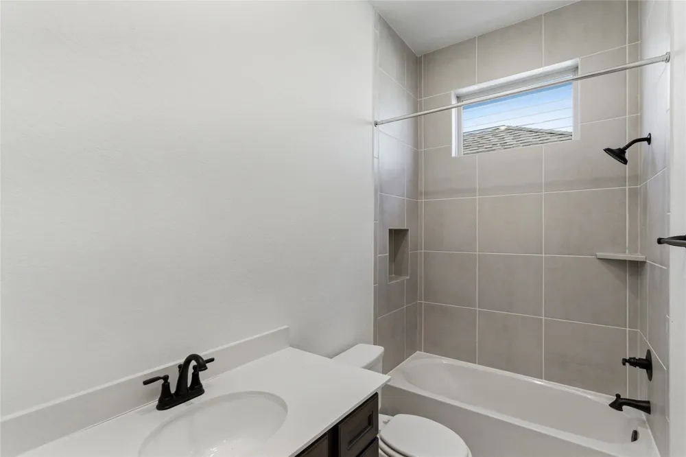 4758 Regents Place Round Rock, TX 78665