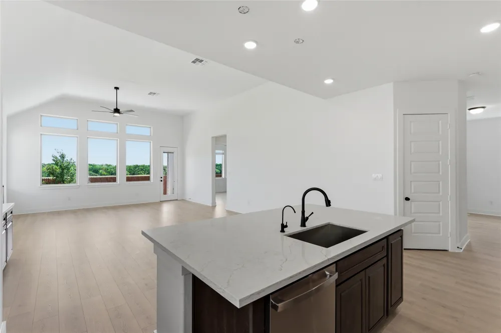 4758 Regents Place Round Rock, TX 78665