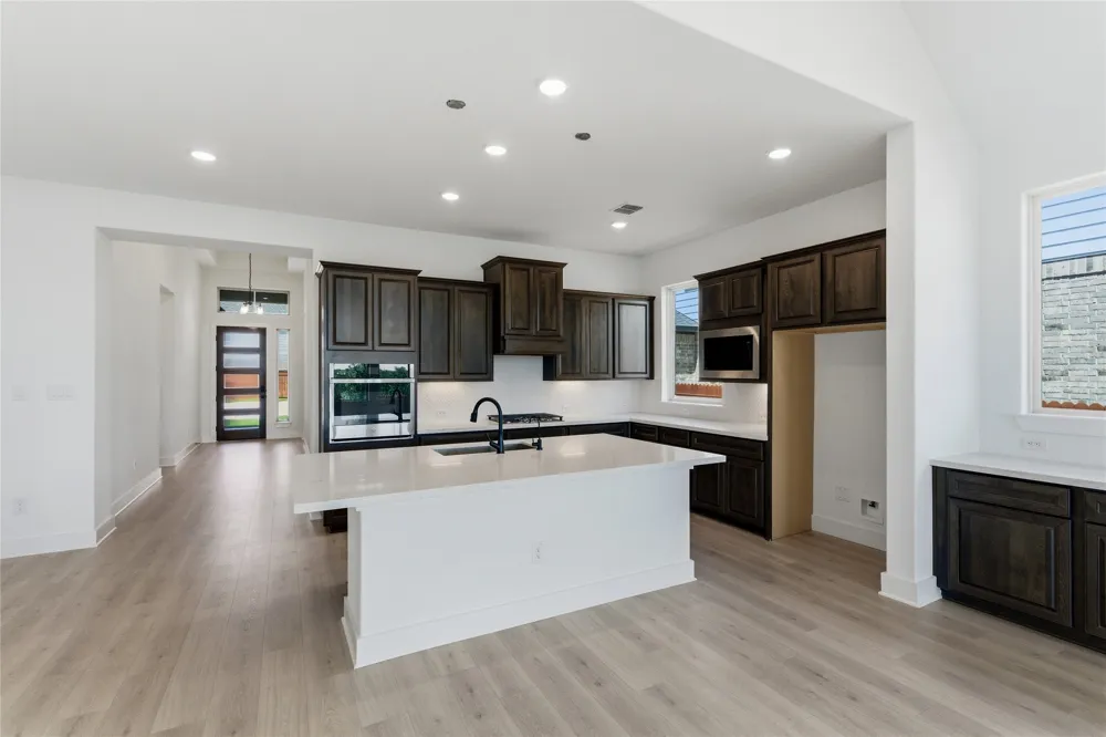 4758 Regents Place Round Rock, TX 78665