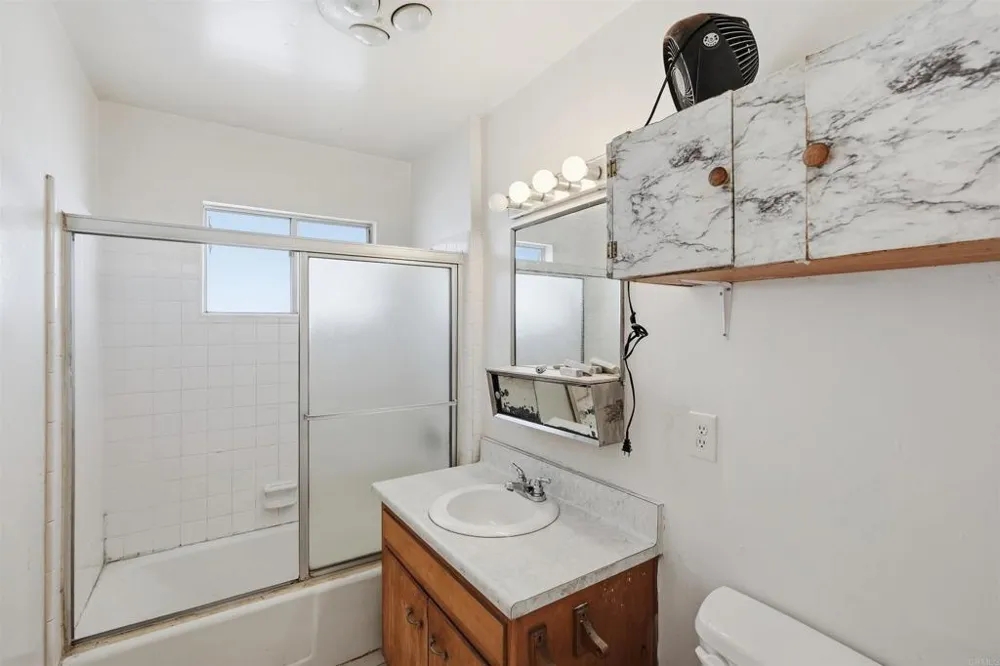 7163 Central Avenue Lemon Grove, CA 91945
