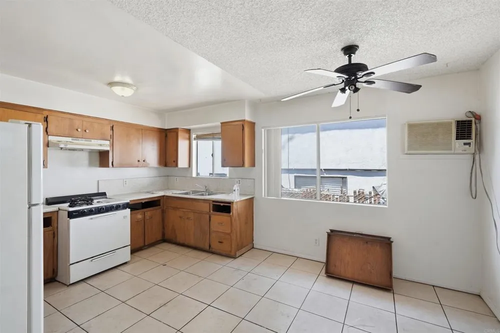 7163 Central Avenue Lemon Grove, CA 91945