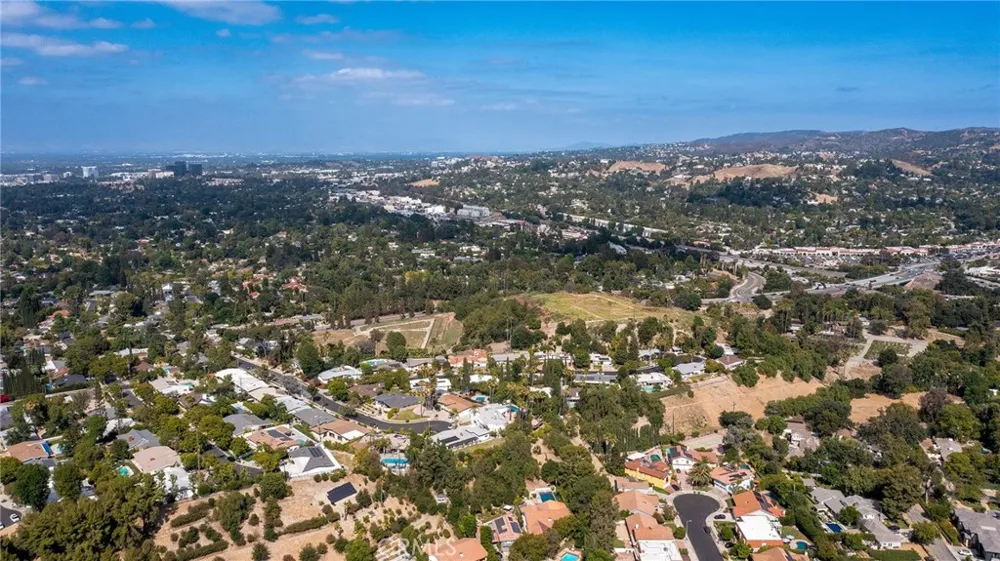 23837 Ladrillo Street Woodland Hills, CA 91367