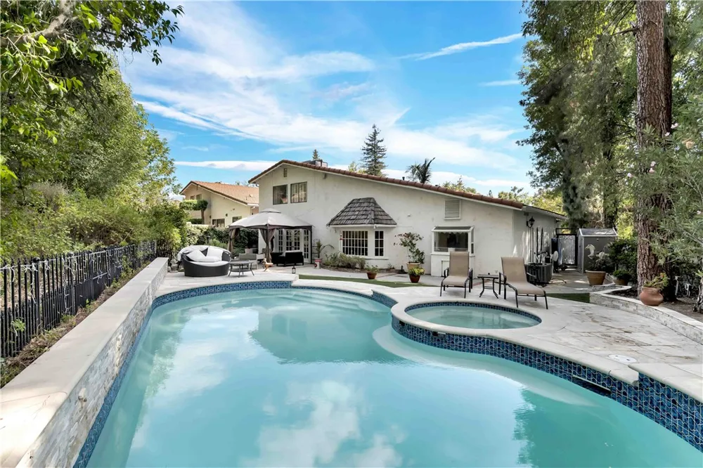 23837 Ladrillo Street Woodland Hills, CA 91367