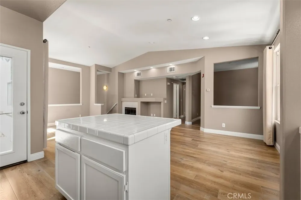 306 Birch Grove Irvine, CA 92618