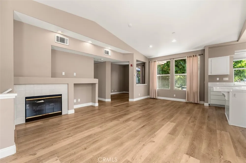 306 Birch Grove Irvine, CA 92618