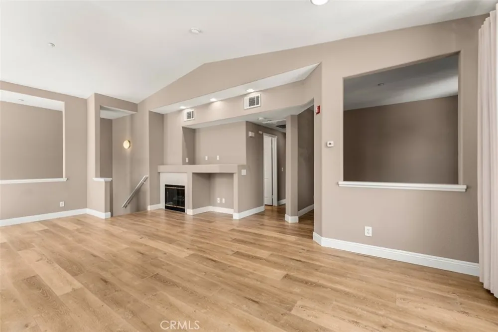 306 Birch Grove Irvine, CA 92618