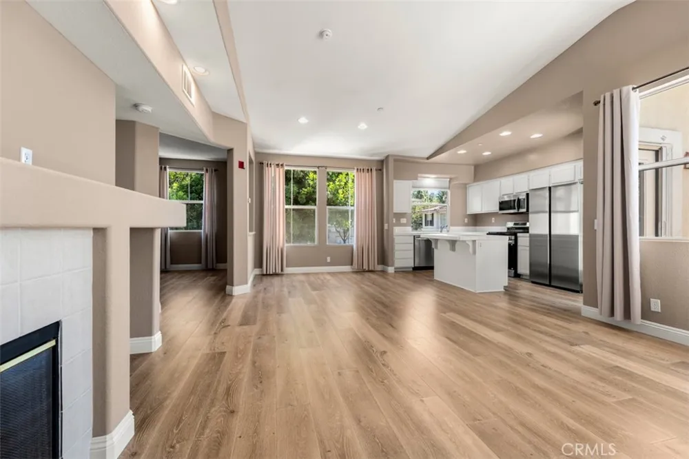306 Birch Grove Irvine, CA 92618