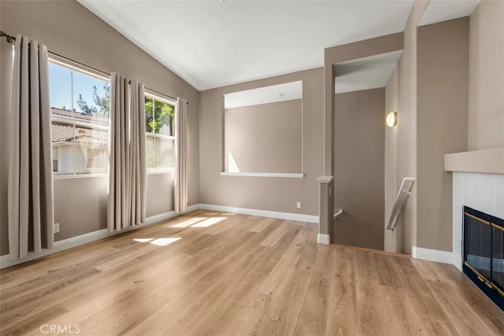 306 Birch Grove Irvine, CA 92618