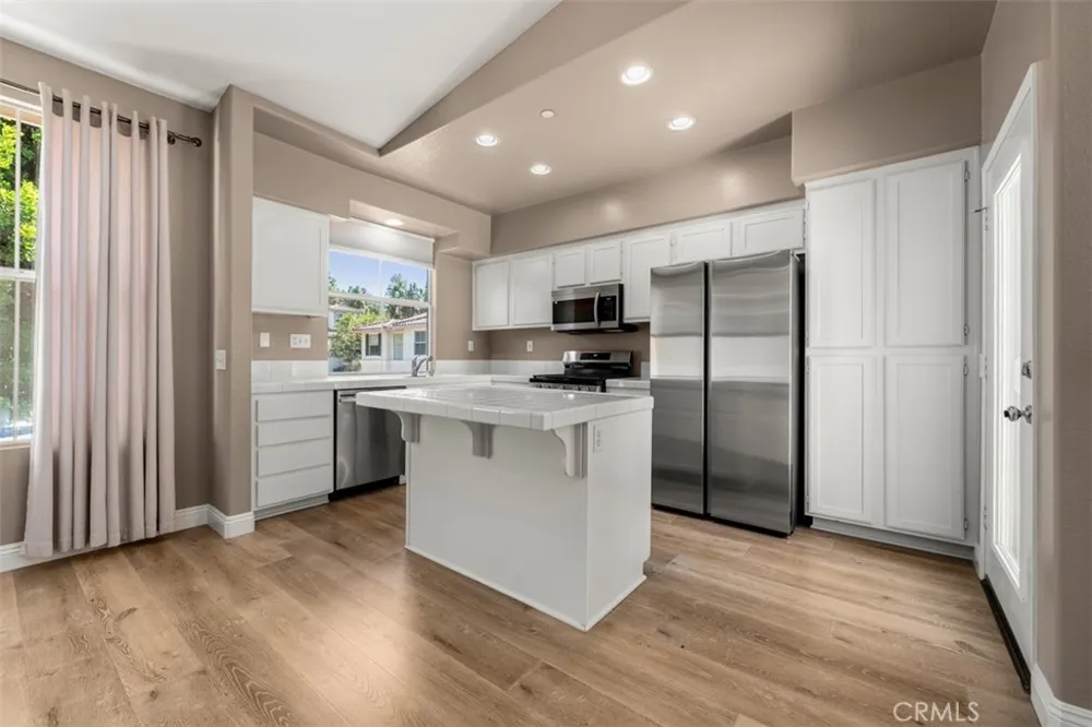 306 Birch Grove Irvine, CA 92618
