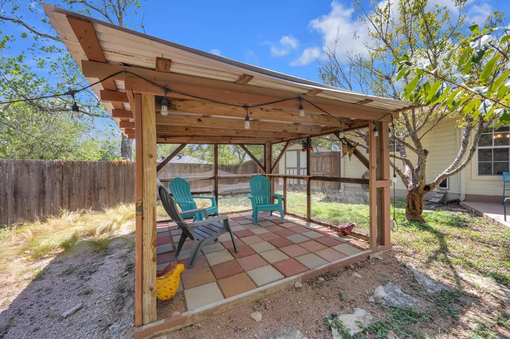 8300 Red Willow Drive Austin, TX 78736
