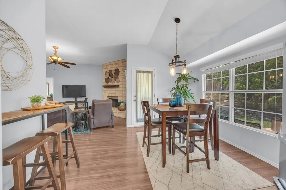 8300 Red Willow Drive Austin, TX 78736