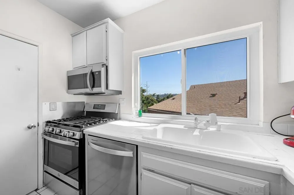 1124 Fresno Street #2 San Diego, CA 92110