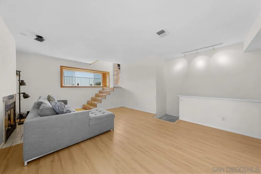1124 Fresno Street #2 San Diego, CA 92110