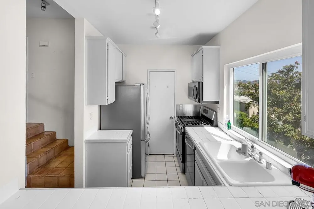 1124 Fresno Street #2 San Diego, CA 92110