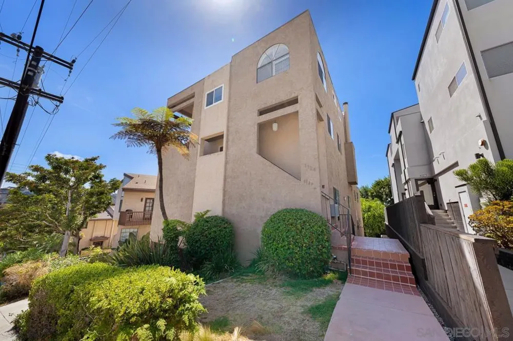 1124 Fresno Street #2 San Diego, CA 92110