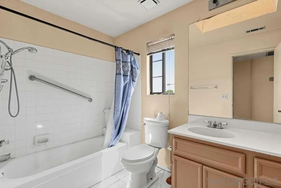 1382 Trenton #5 San Jacinto, CA 92583
