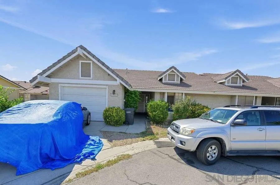 1382 Trenton #5 San Jacinto, CA 92583