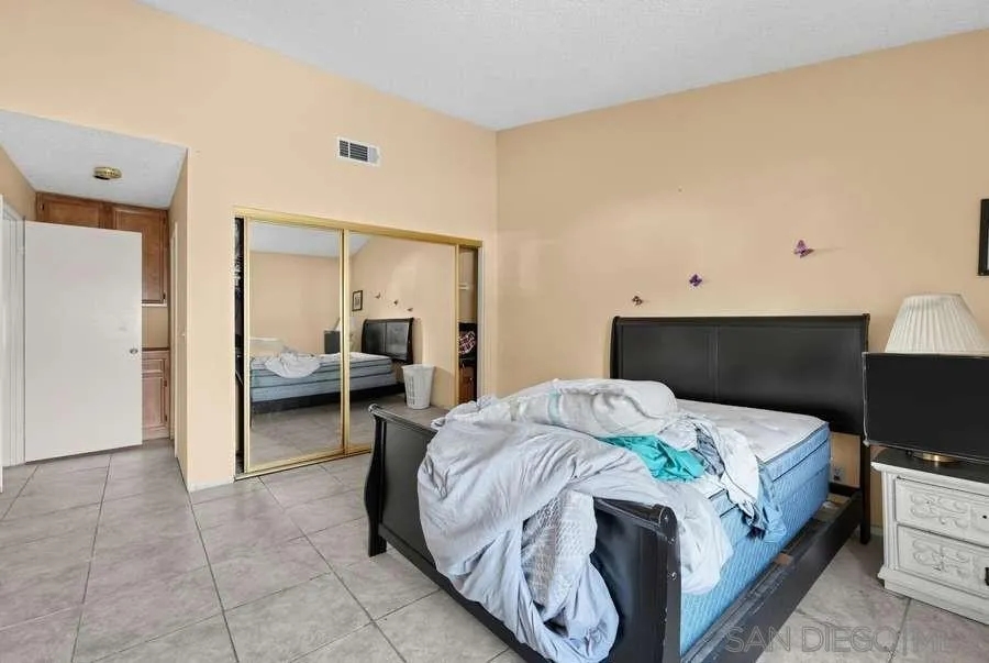 1382 Trenton #5 San Jacinto, CA 92583
