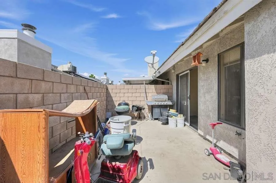 1382 Trenton #5 San Jacinto, CA 92583