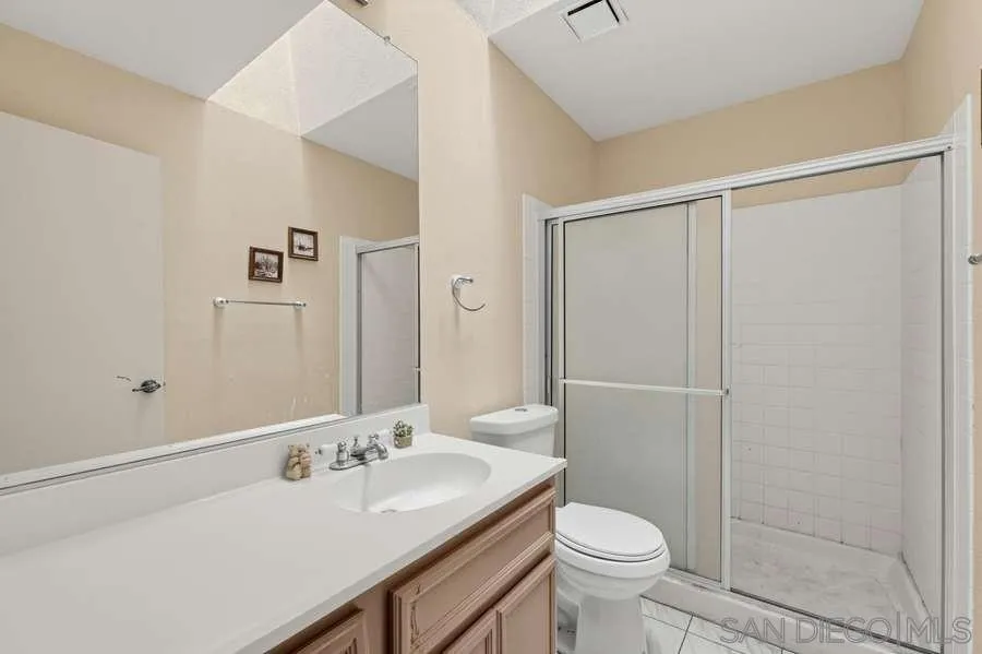1382 Trenton #5 San Jacinto, CA 92583