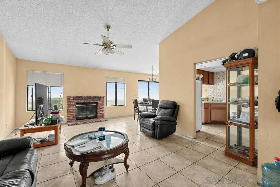 1382 Trenton #5 San Jacinto, CA 92583