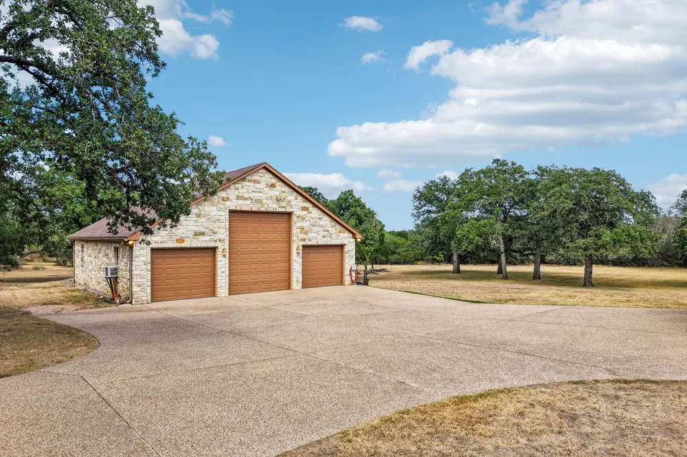101 Flint Rock Trail Spicewood, TX 78669