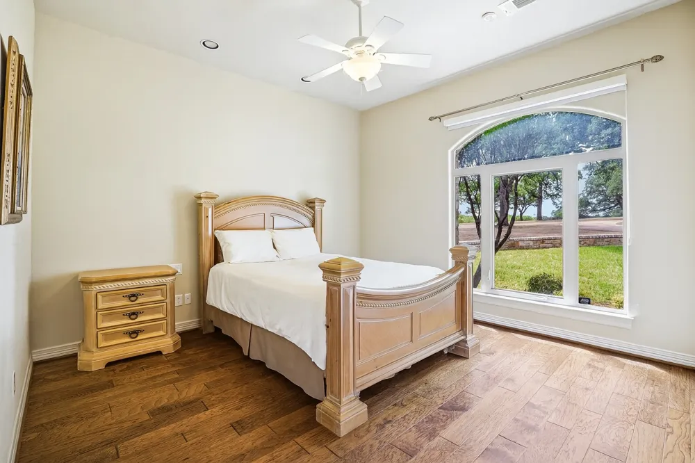 101 Flint Rock Trail Spicewood, TX 78669