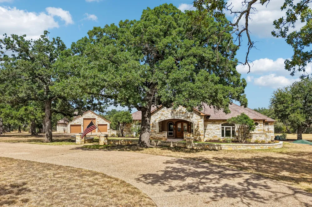 101 Flint Rock Trail Spicewood, TX 78669