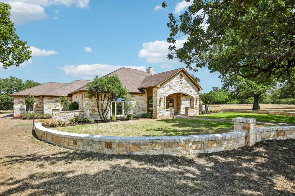 101 Flint Rock Trail Spicewood, TX 78669