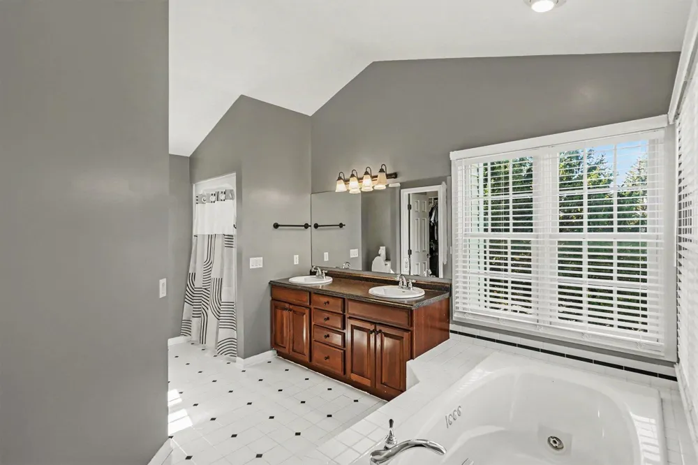 7520 Steeplebush Lane NE Plainfield Charter Township, MI 49306