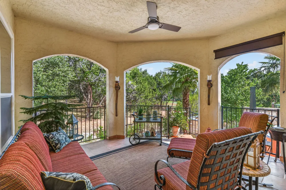 16 Swiftwater Trail The Hills, TX 78738