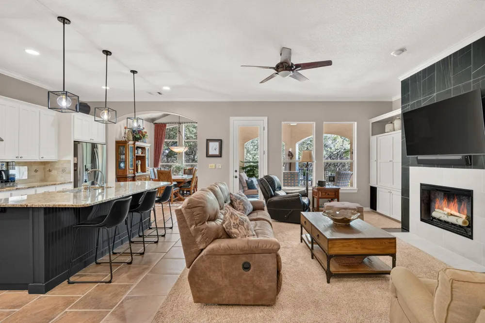 16 Swiftwater Trail The Hills, TX 78738