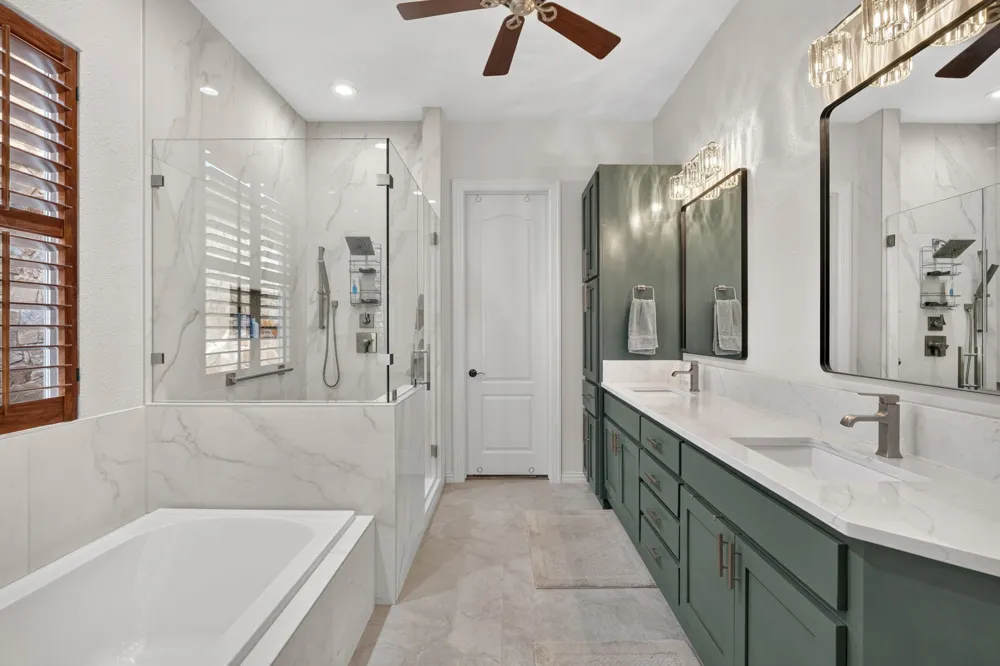 16 Swiftwater Trail The Hills, TX 78738