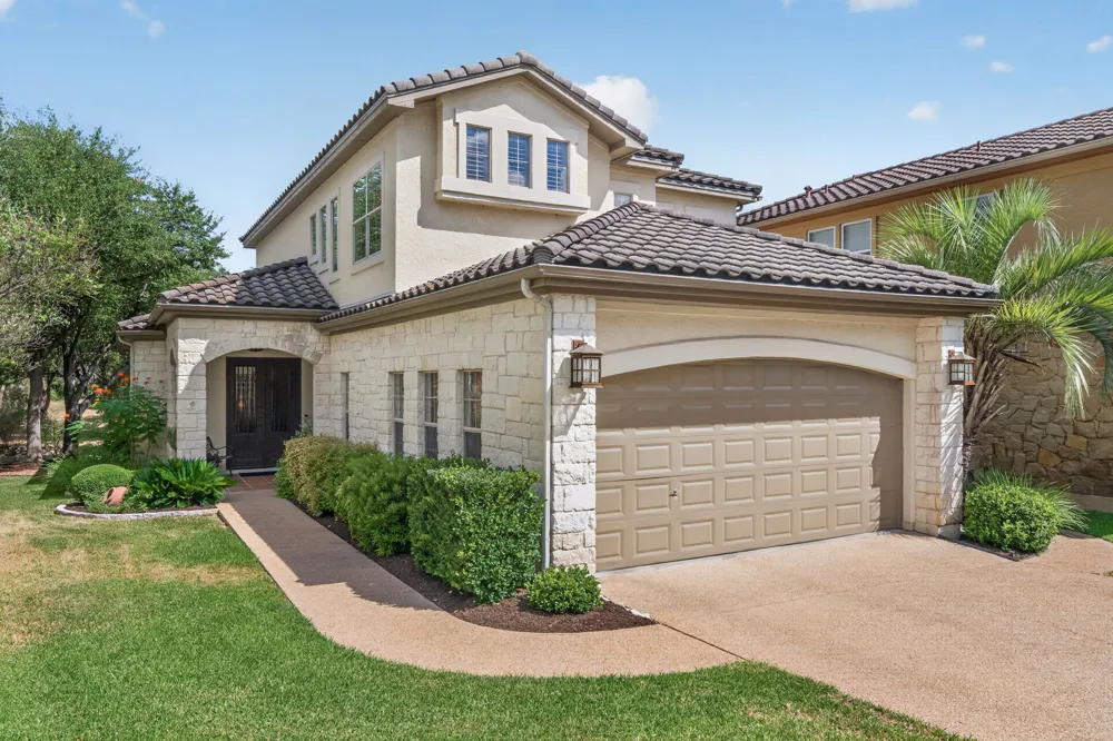 16 Swiftwater Trail The Hills, TX 78738