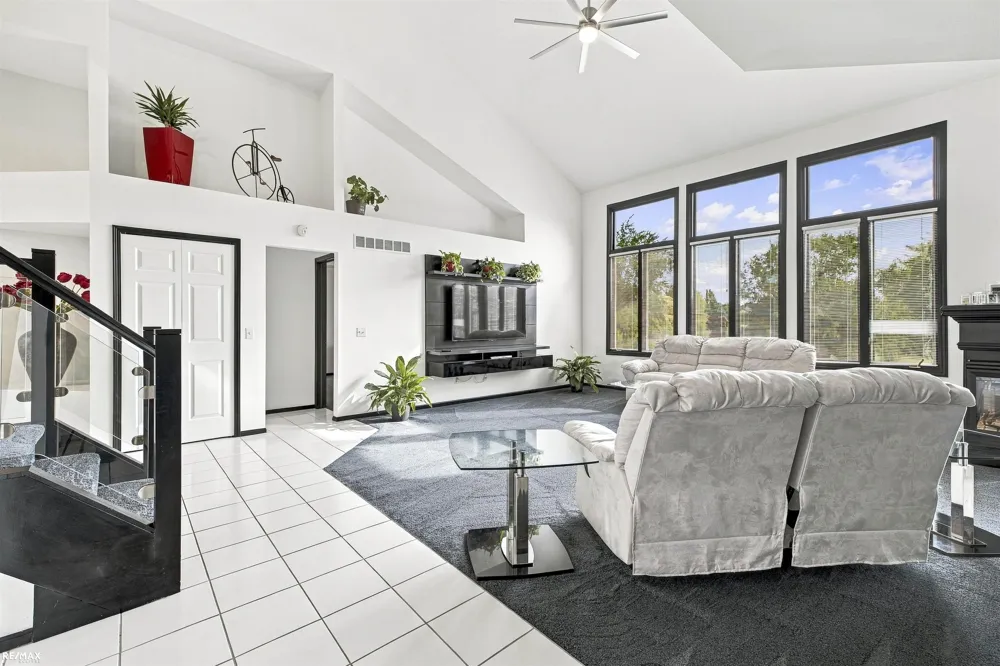 47042 Willingham Way Shelby Charter Township, MI 48315