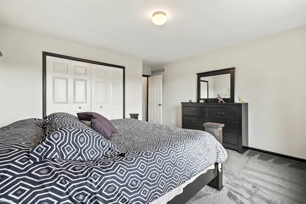 47042 Willingham Way Shelby Charter Township, MI 48315