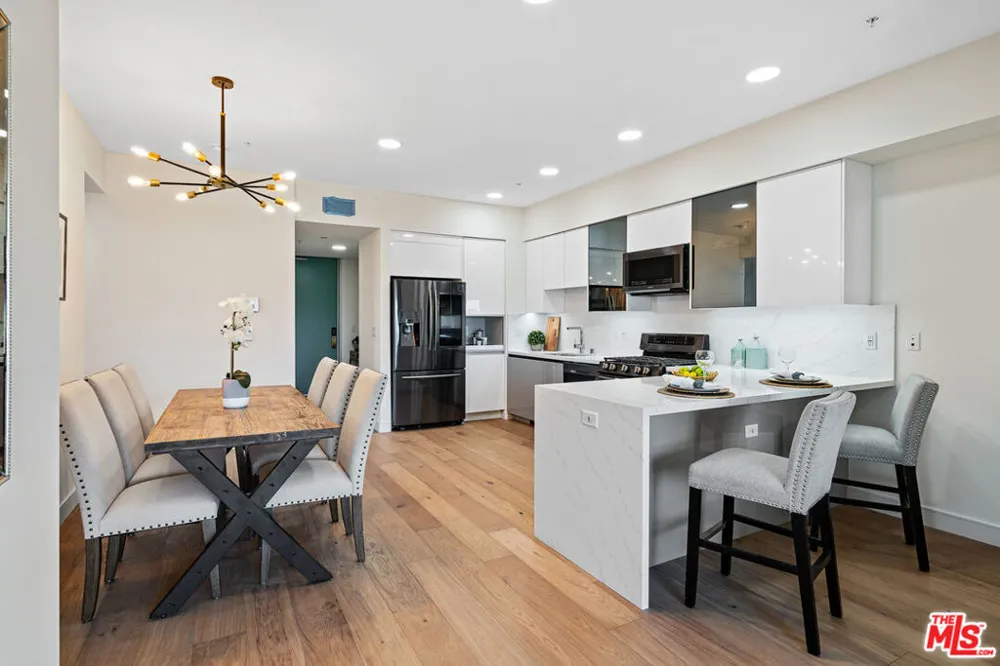 820 S Wilton Place #306 Los Angeles, CA 90005