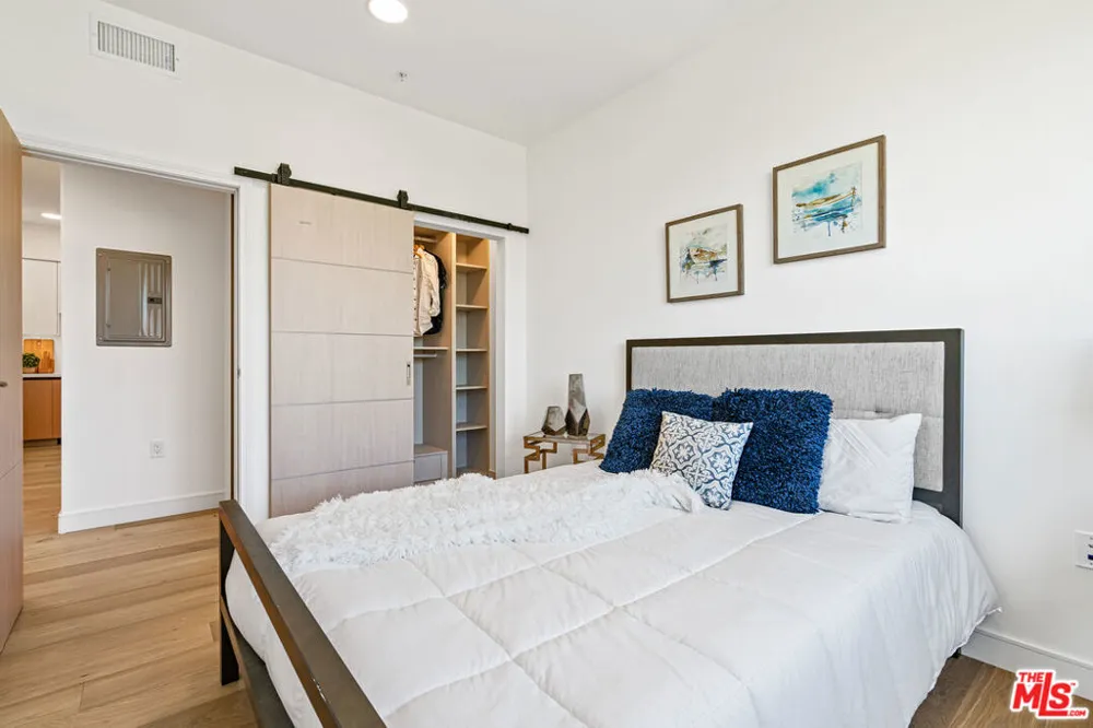 820 S Wilton Place #306 Los Angeles, CA 90005