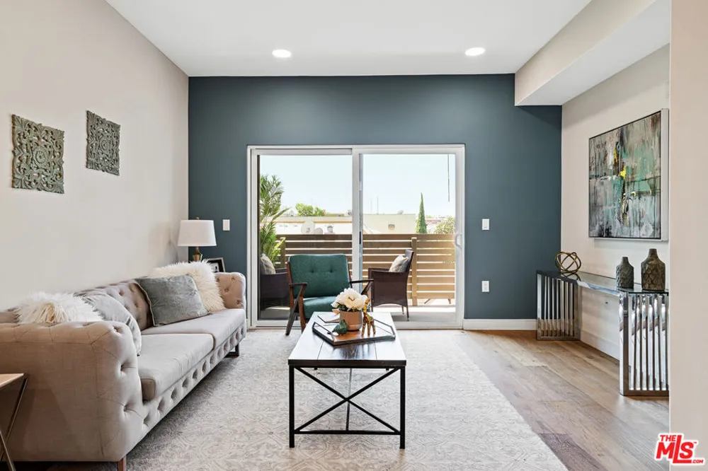 820 S Wilton Place #306 Los Angeles, CA 90005