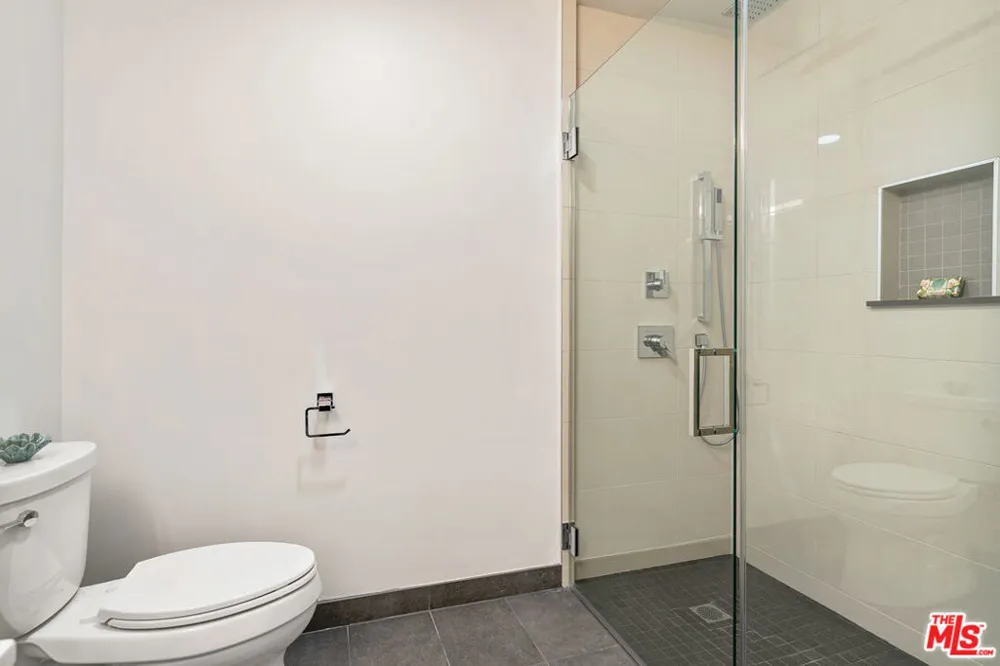 820 S Wilton Place #306 Los Angeles, CA 90005