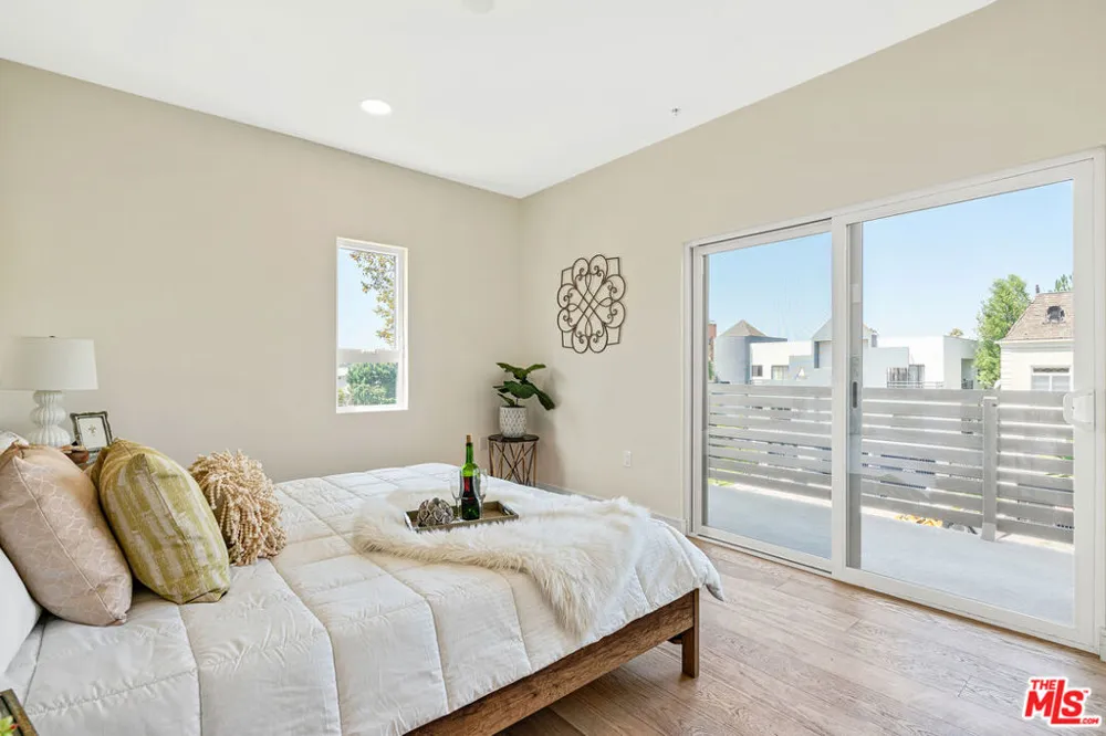 820 S Wilton Place #306 Los Angeles, CA 90005