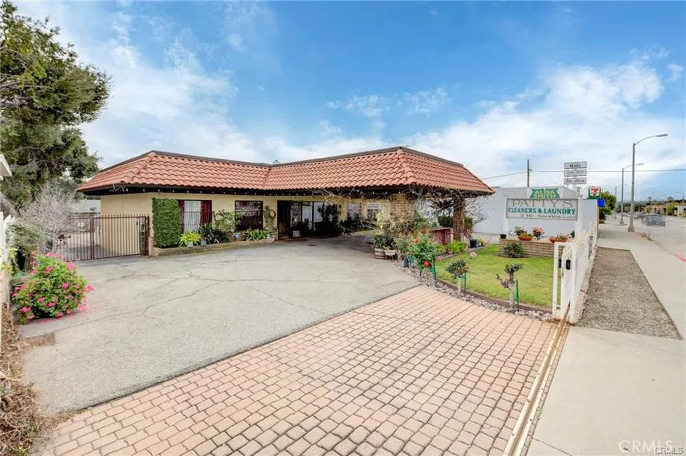 340 W Foothill Monrovia, CA 91016